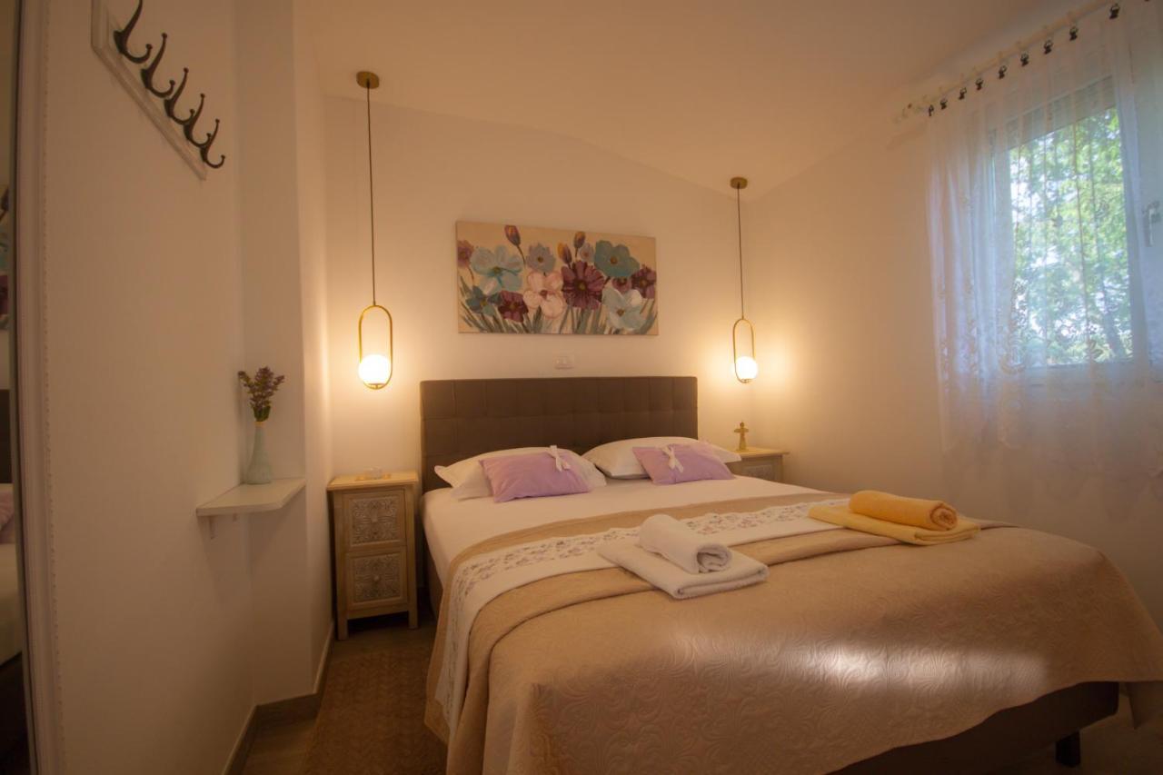 Apartments Cvelic Milovcic มาลินสกา ภายนอก รูปภาพ
