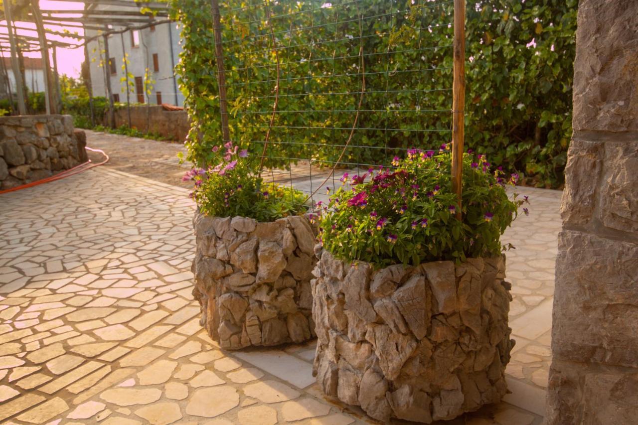 Apartments Cvelic Milovcic มาลินสกา ภายนอก รูปภาพ
