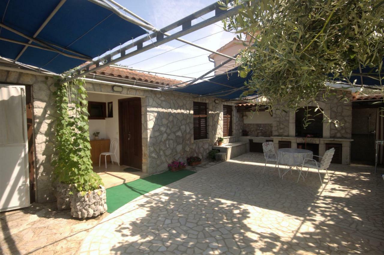 Apartments Cvelic Milovcic มาลินสกา ภายนอก รูปภาพ